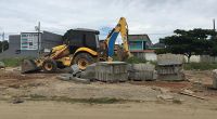Belford Roxo realiza obras de revitalização urbanística em dois bairros 3 CONFRADES E NUNES SAMPAIO A Avenida Nunes Sampaio já está recebendo asfalto limpeza e colocação de meio fio Rafael Barreto PMBR