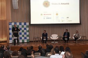 Cientistas recebem termos de outorga no Museu do Amanhã Entrega de termos de outorga a cientistas 15 Cientistas recebem termos de outorga no Museu do Amanhã RJ