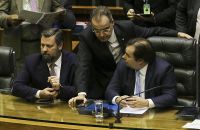 Câmara retoma análise dos destaques fcpzzb abr 11071918987 Fabio Rodrigues Pozzebom