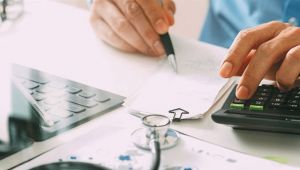 Estabelecimentos de saúde terão que exibir tabela de preços Banco de Imagem