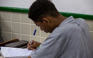 Governo do Estado estabelece normas para a retomada das aulas Moskow RJ