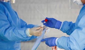 Ministério da Saúde confirma primeiro caso de reinfecção Reuters Lisdsey Wasson
