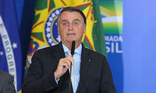 Foto: Banco de Imagens Bolsonaro zera PIS e Cofins do diesel e do gás de cozinha