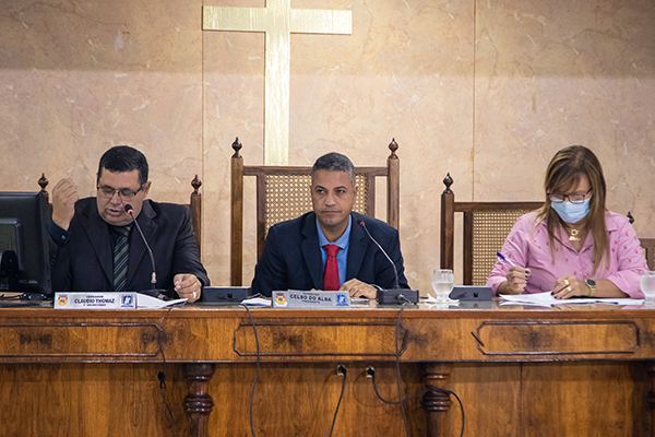 Câmara municipal realiza a posse da vereadora Rosinha Lima