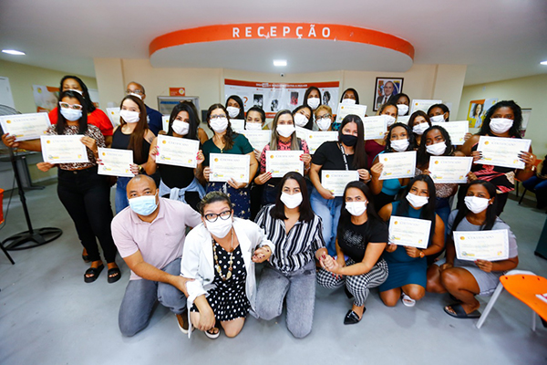 Funcionários da Clínica da Mulher participam de capacitação em B.Roxo