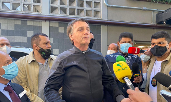 Após alta, presidente diz que vai se reunir com ministro da Saúde