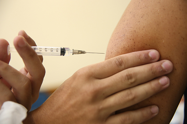 Estado do Rio distribui 583.840 doses das vacinas contra a Covid-19