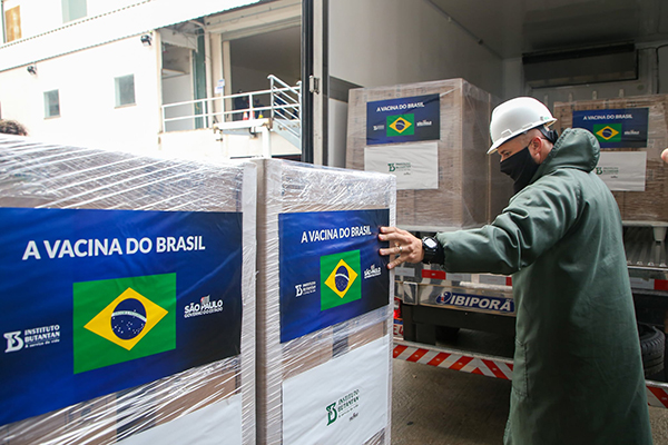 Butantan entrega 10 milhões de doses da vacina contra a covid-19