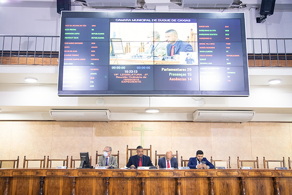 Foto: Banco de Imagens Primeira sessão presencial do semestre da Câmara de Caxias é marcada por denúncias e críticas