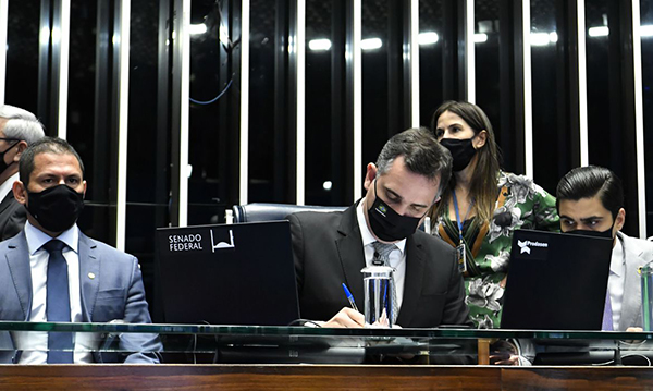 PEC da reforma eleitoral é promulgada no Congresso