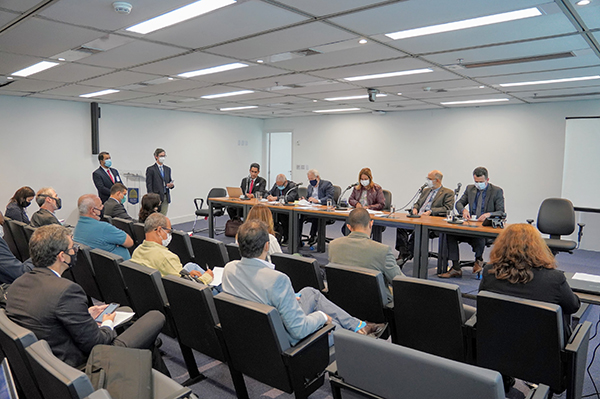 Deputados defendem adiamento do leilão do bloco 3 da Cedae