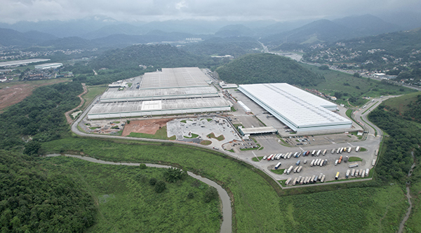 Foto: Banco de Imagens Governador visita centro de distribuição do Magalu, em Duque de Caxias
