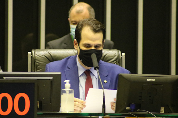 Projeto de regulamentação das criptomoedas, do deputado federal Aureo Ribeiro, é aprovado pela Câmara