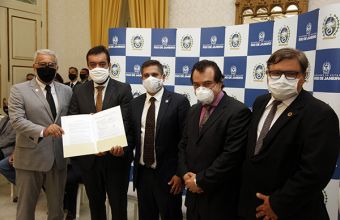 Cláudio Castro participa de evento que marcou Luis Claudio Alvarenga RJ