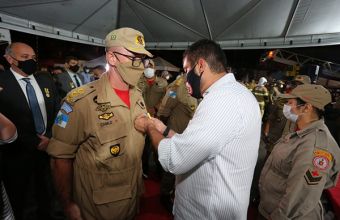 Governador em exercício se reúne com moradores de Teresópolis