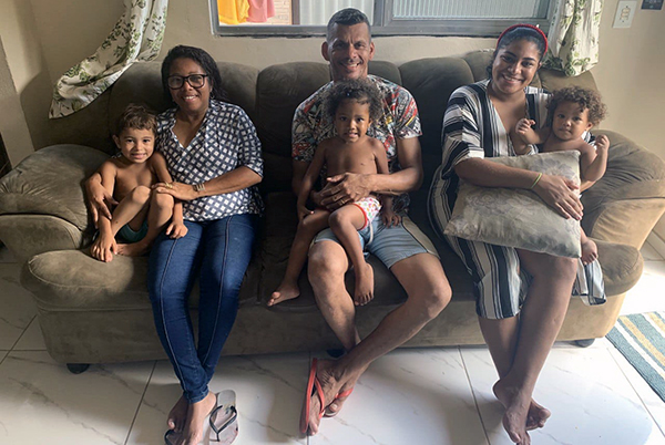 Foto: Banco de Imagens Água tratada nas torneiras é a nova realidade da Vila Urussai, em Duque de Caxias