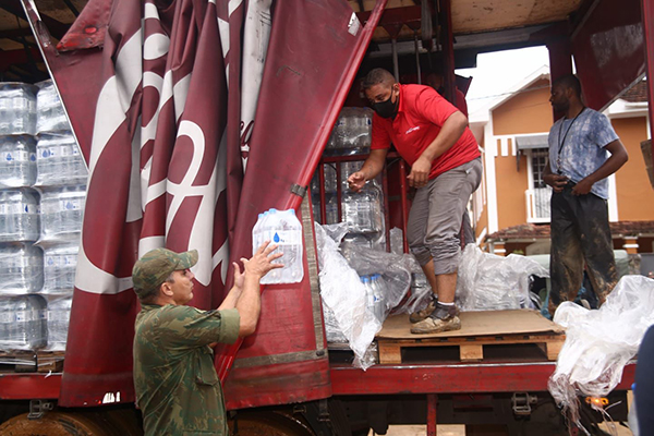 Governo do Estado convoca e empresas atendem ao chamado fazendo doações para Petrópolis