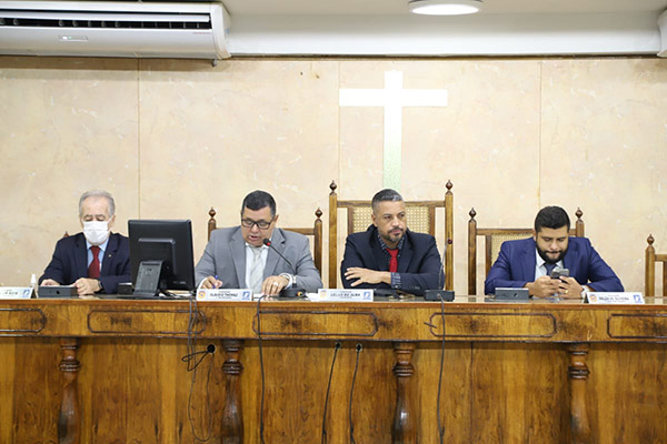 Escola inaugurada no Jardim Anhangá é destaque na tribuna