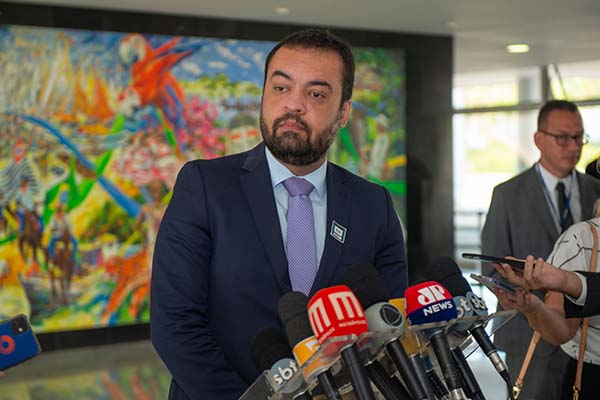 Governador solicita agilidade na liberação de recursos federais para recuperação de cidades atingidas pelas chuvas