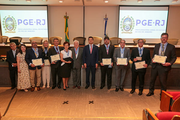 Presidente da Alerj é homenageado com a medalha do mérito da procuradoria geral do estado