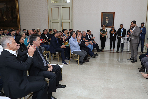Governador Cláudio Castro anuncia repasse de R$ 800 milhões voltados à saúde