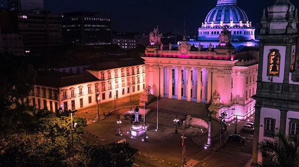 Foto: Banco de Imagens Palácio Tiradentes recebe iluminação especial em alusão ao Outubro Rosa