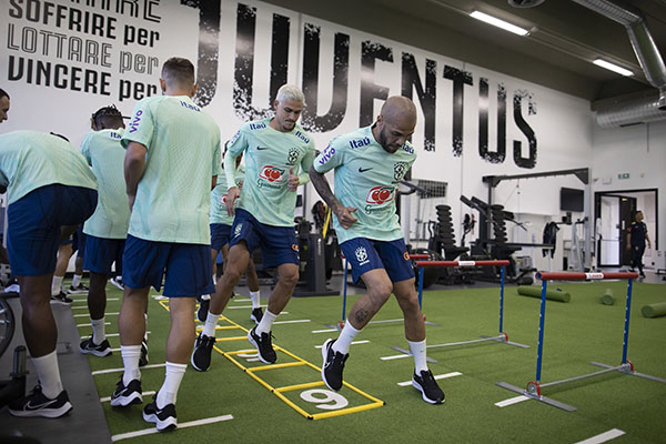 Seleção brasileira faz primeiro treino no CT da Juventus, na Itália