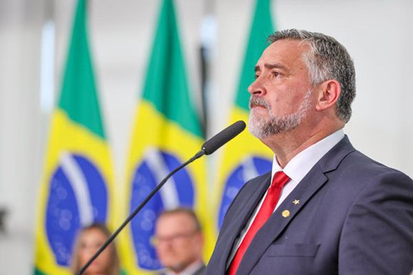 “Faremos um trabalho permanente de combate às fake news e à desinformação”