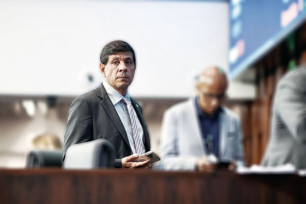 Deputado pede o retorno do PROEIS para atendimento às escolas