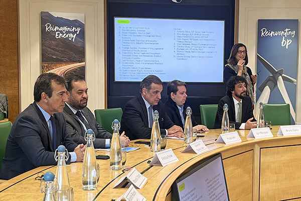 Em Londres, Cláudio Castro se reúne com umas das maiores empresas de energia do mundo