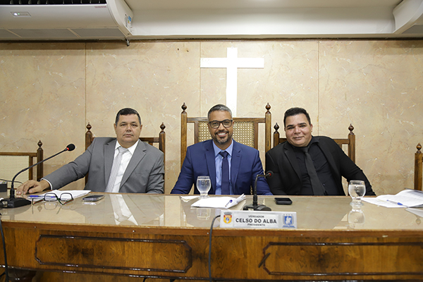 Vereador Carlinhos da Barreira retorna à Câmara de Duque de Caxias