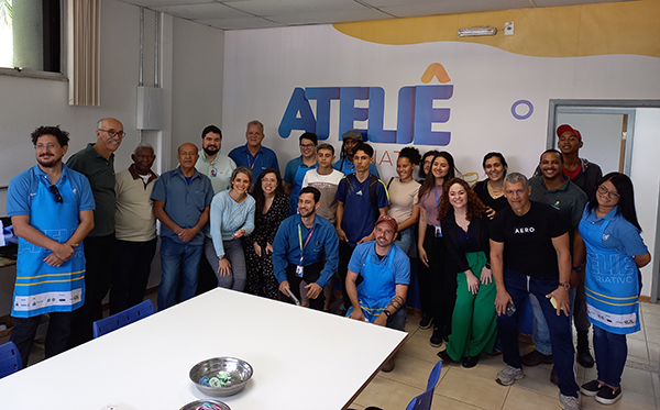 Ateliê Criativo capacita jovens de Duque de Caxias em oficina de design e economia criativa