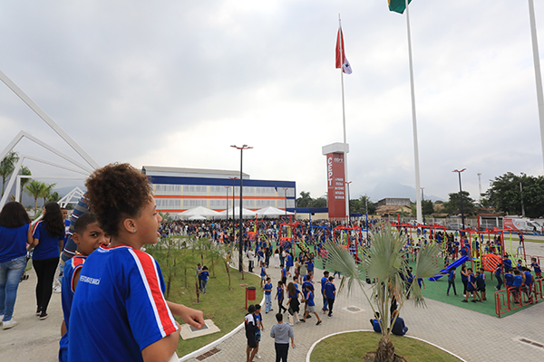 Maricá inaugura maior escola em tempo integral do Brasil