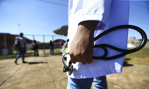 Cremerj aponta que a cada 3 dias um médico é agredido no estado do Rio