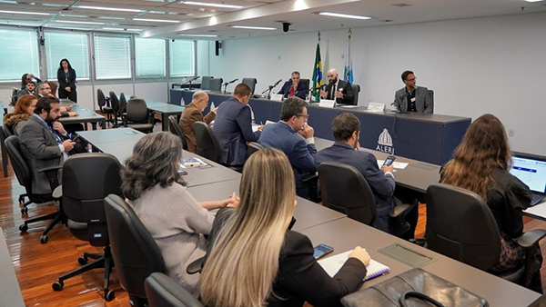 Comissão de Orçamento da Alerj aprova parecer favorável às contas do Governo de 2022