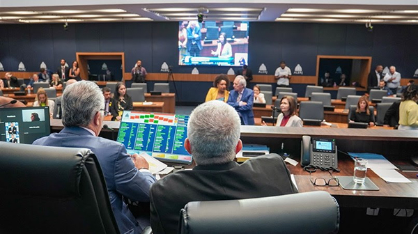 Alerj homenageia jornalista Glória Maria com Título de Benemérito post mortem