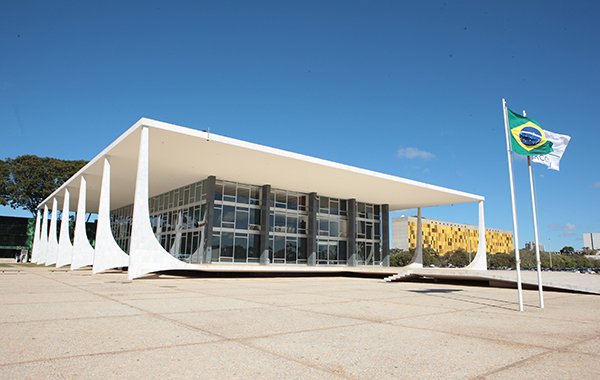 Apple e Gradiente disputam a exclusividade do uso da marca “iPhone”