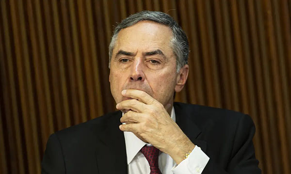 “Escolha feliz”, diz Barroso sobre indicação de Dino ao STF