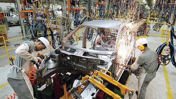 Desempenho da indústria fluminense fez cair o desemprego no último trimestre de 2023