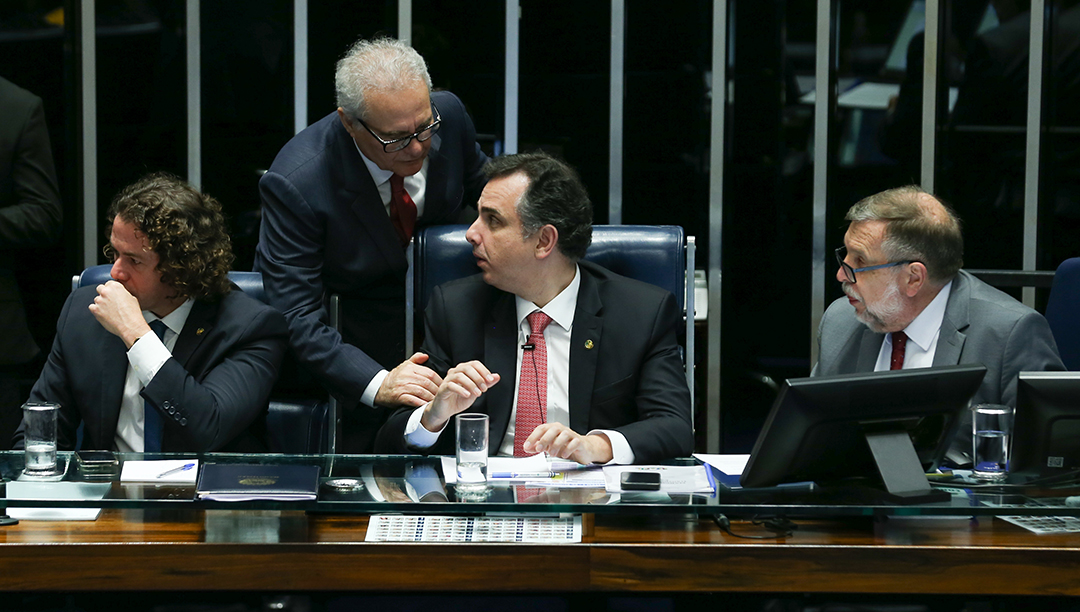 Foto: Banco de Imagens Senado aprova isenção de IR para quem ganha até dois salários mínimos