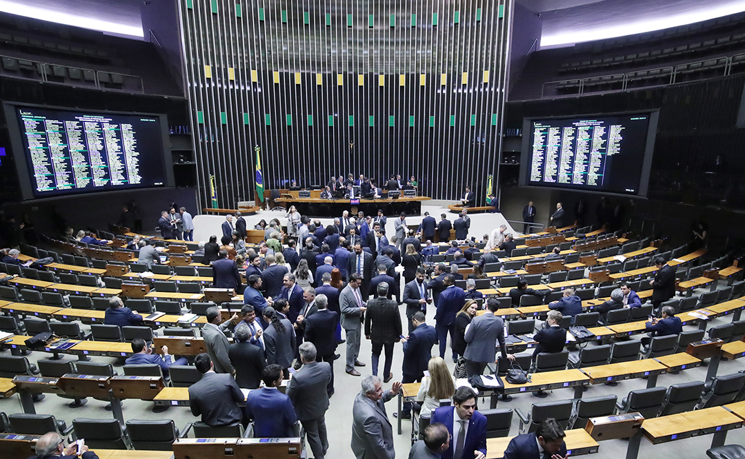 Câmara aprova imposto para compras internacionais de até US$ 50