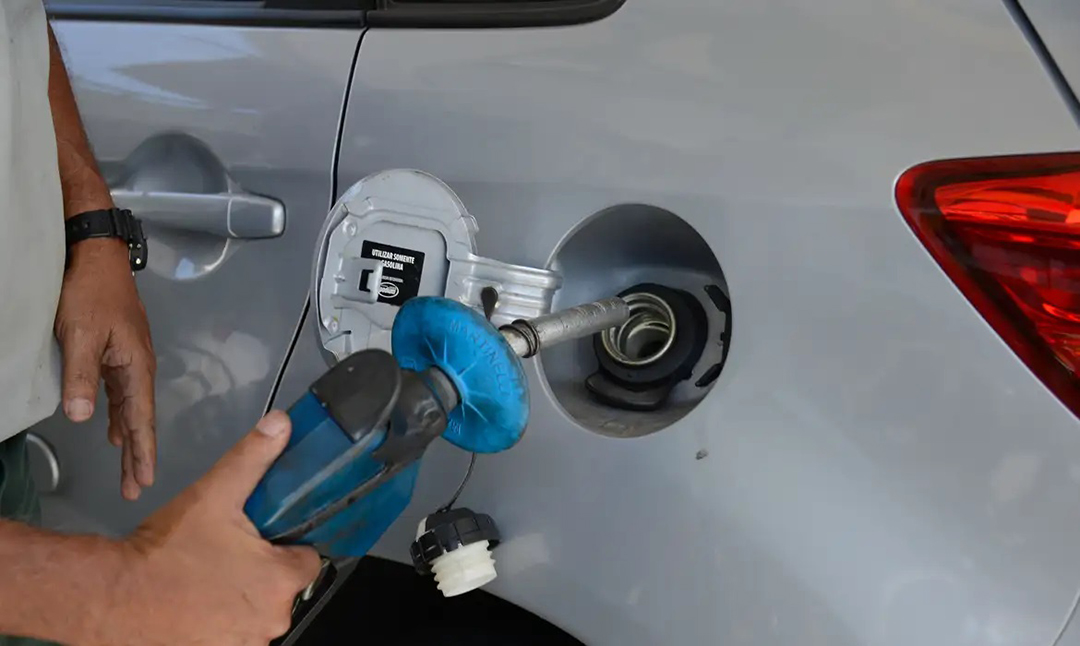 Foto: Banco de Imagens Petrobras reajusta em 7,12% preço da gasolina para distribuidoras