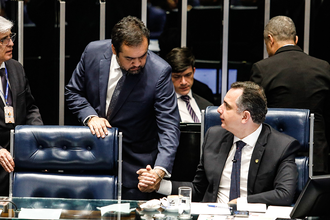 Foto: Banco de Imagens Cláudio Castro comemora vitória na votação do projeto de lei para renegociação das dívidas dos estados no Senado