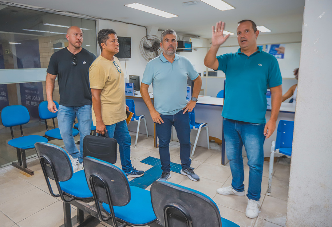 O superintendente Bruno Moraes, o gerente regional Ednaldo Junior e os secretários André Rocha e Bruno Correia visitaram o "Espaço do Trabalhador", onde será instalada a primeira agência regional do MTE. Foto: Gilberto Rocha/PMSJM São João de Meriti vai ganhar Agência Regional do Ministério do Trabalho e Emprego