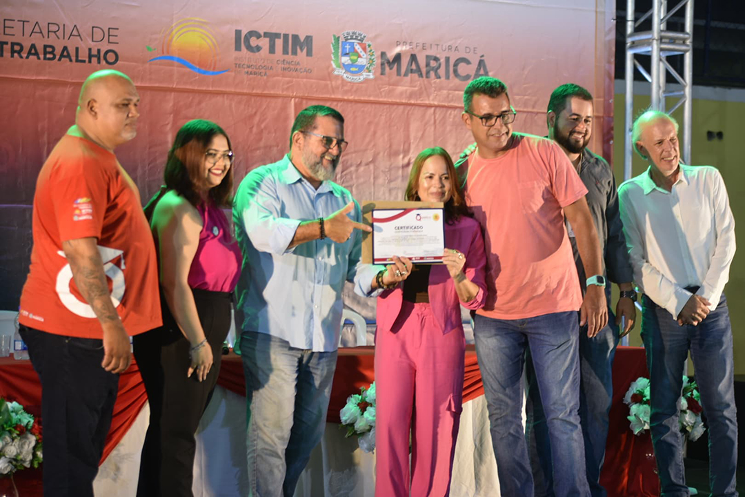 Foto: Katito Carvalho/Maricá Qualifica Maricá entrega 841 certificados para alunos do 3º ciclo de 2024