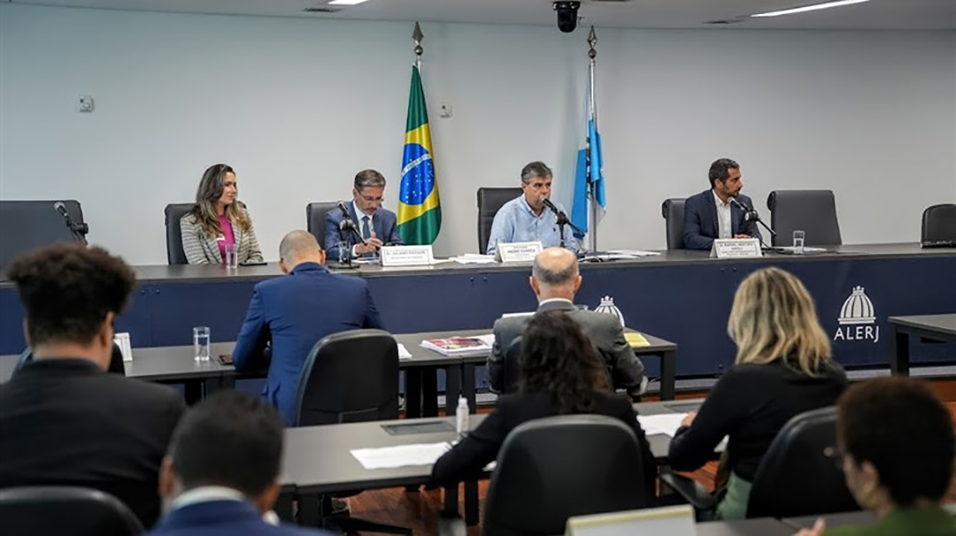 Foto: Thiago Lontra/Alerj Comissão da Alerj aprova parecer prévio ao PLDO para 2026 com déficit de R$ 15,98 bilhões