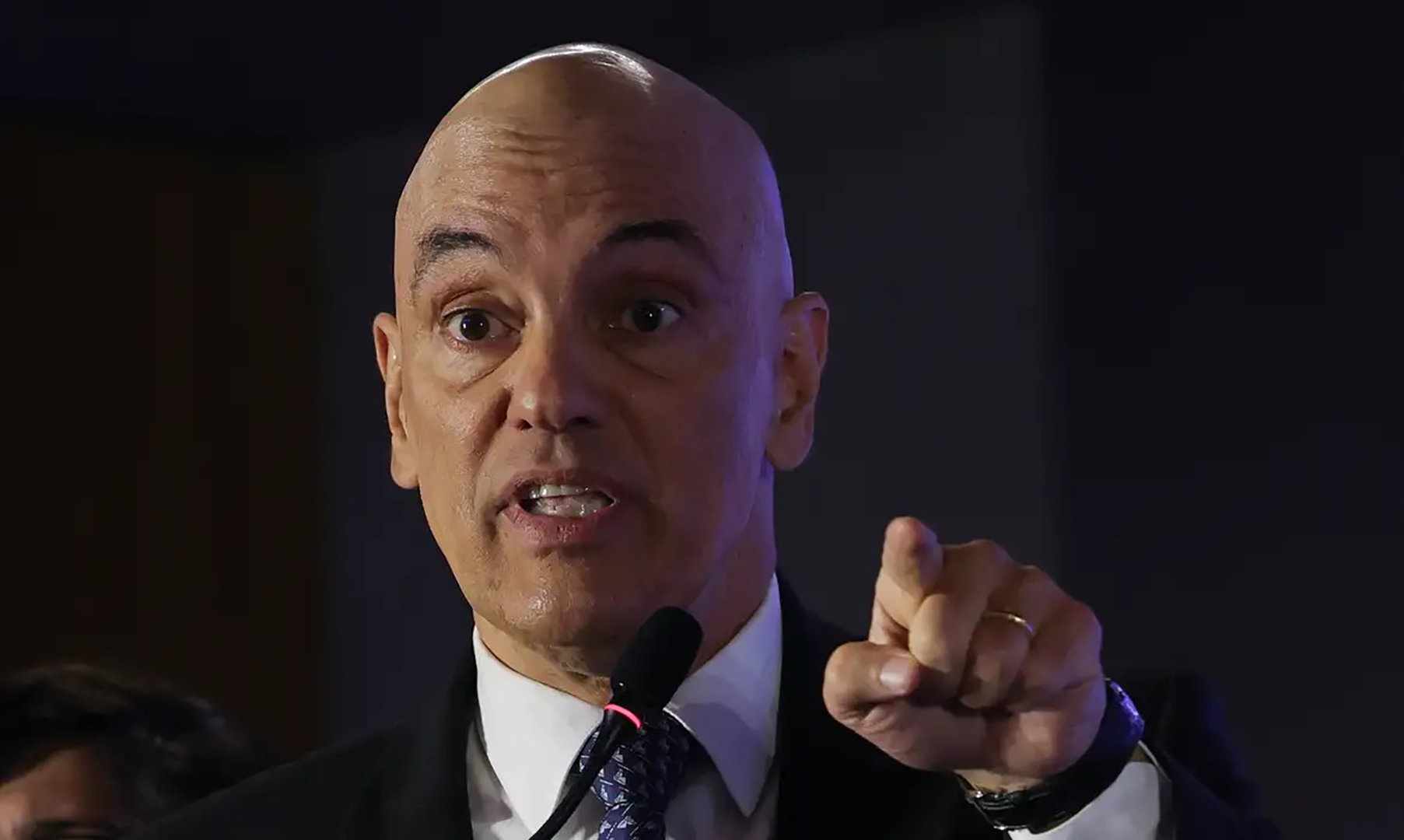 Foto: Fábio Rodrigues Pozzebom/Agência Brasil Com Bolsonaro preso, Moraes rejeita pedido de prisão domiciliar