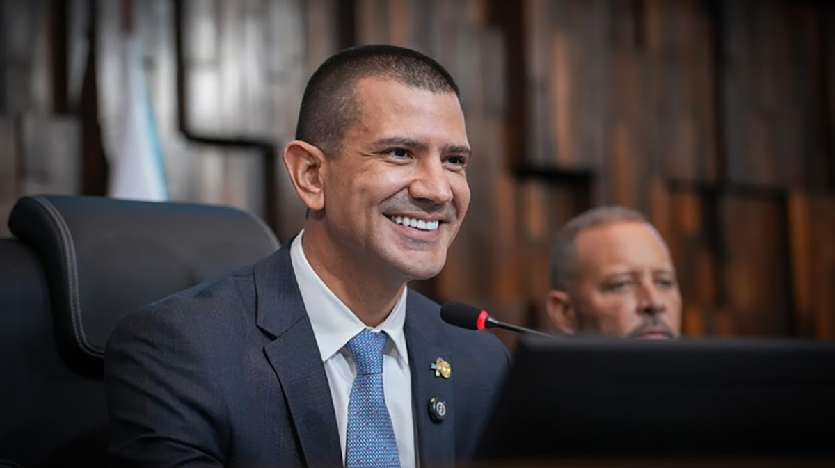 Douglas Ruas é eleito novo presidente da Alerj com 44 votos