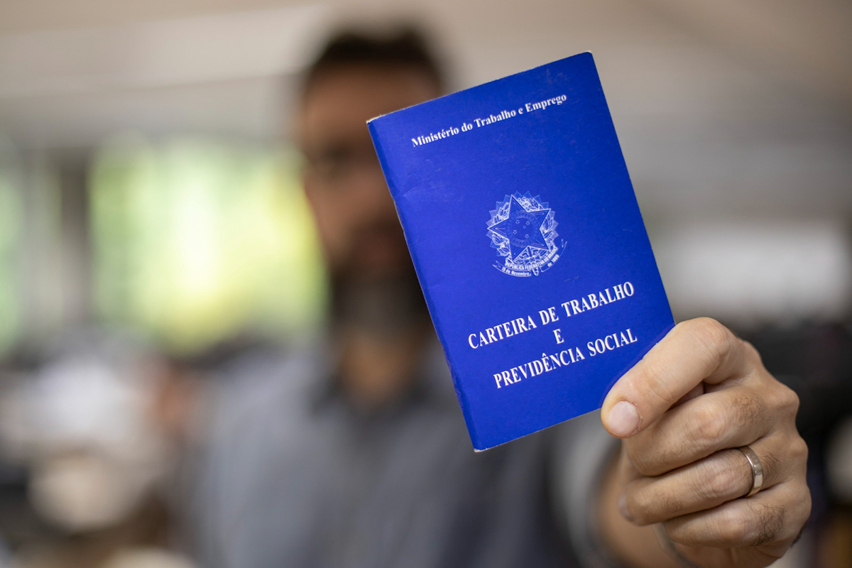 Estado do Rio abre 2,7 mil vagas de emprego e estágio com salários de até R$ 6,4 mil