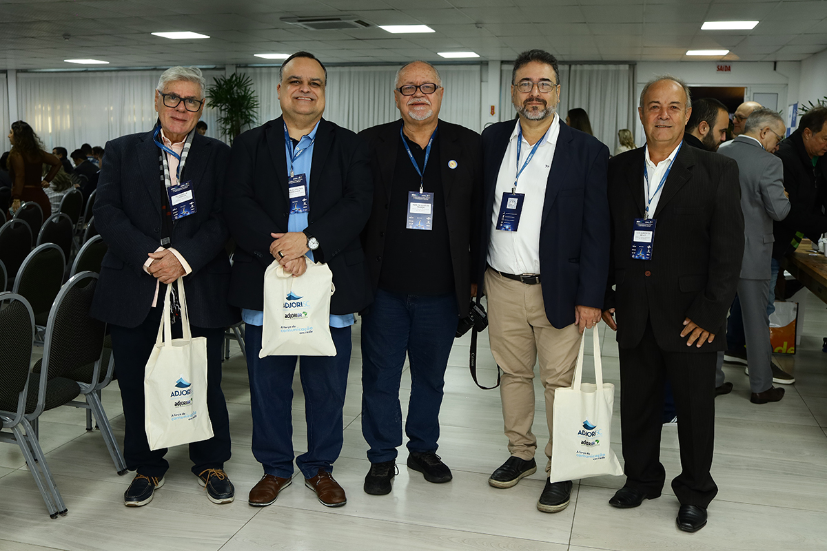 Adjori-RJ participa de encontro nacional da imprensa regional em Santa Catarina